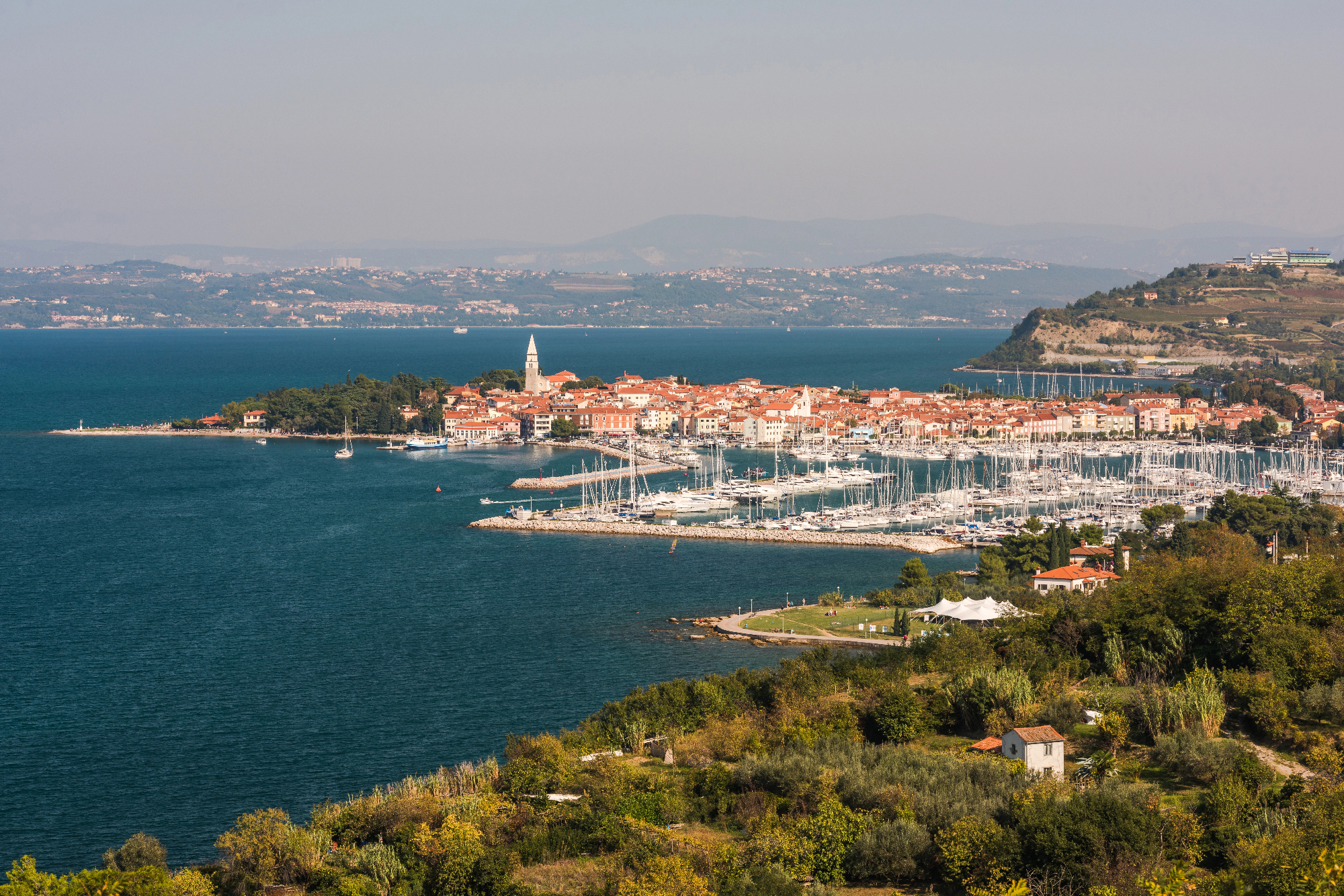 Po informacije na nepremičnine Izola o nakupu hiše